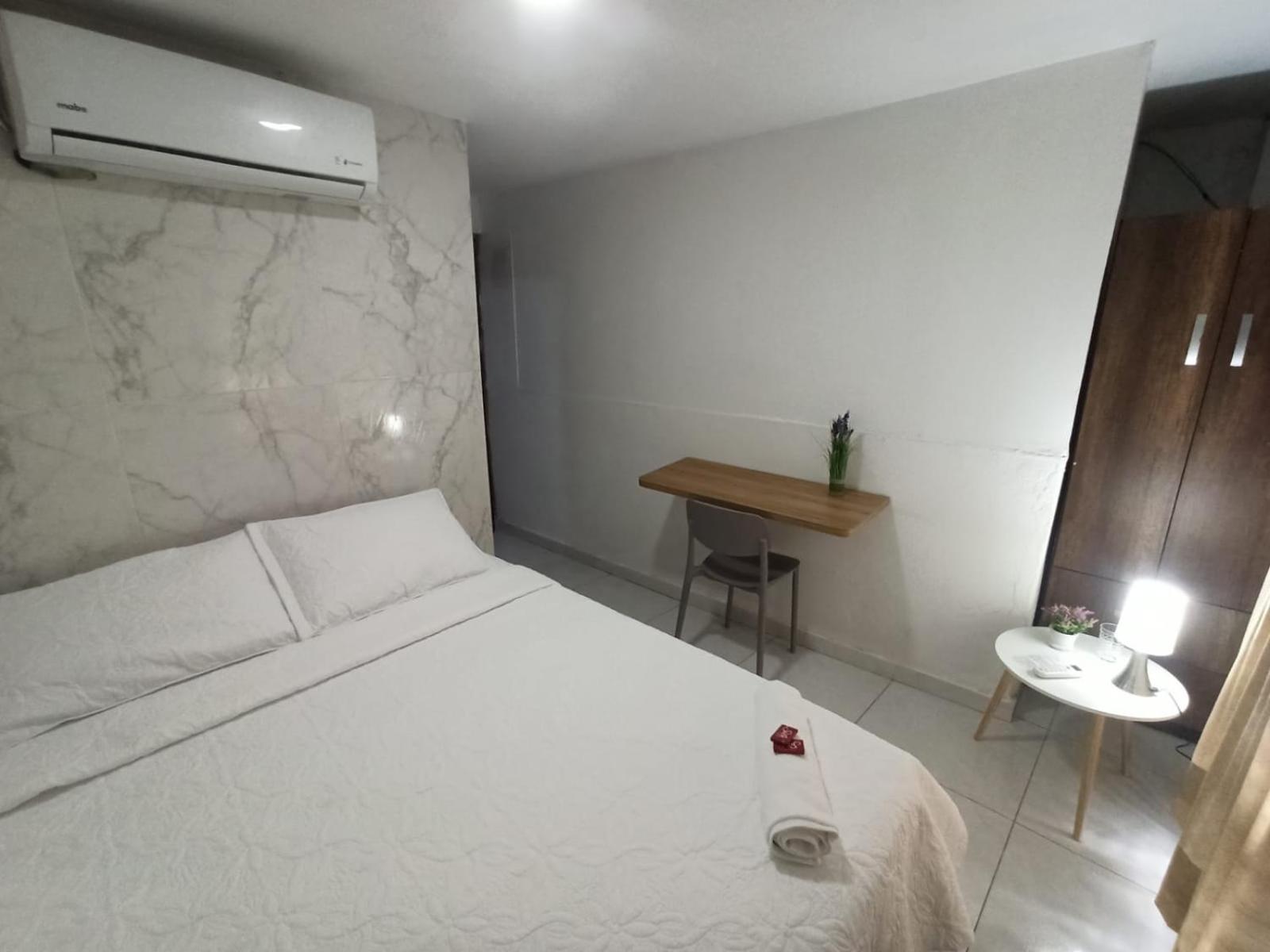 Hostal Casa De Las Americas Cartagena Bagian luar foto