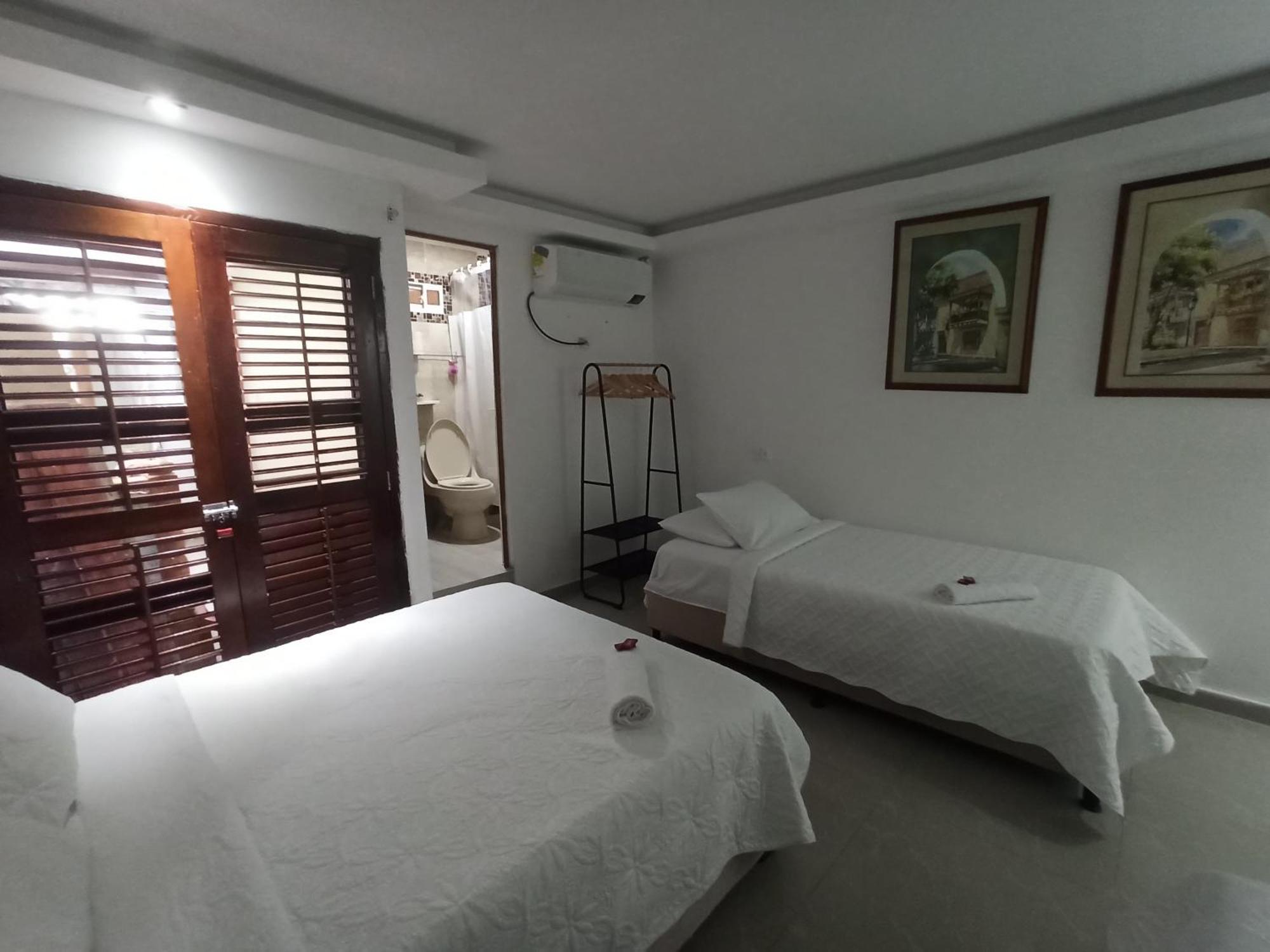 Hostal Casa De Las Americas Cartagena Bagian luar foto
