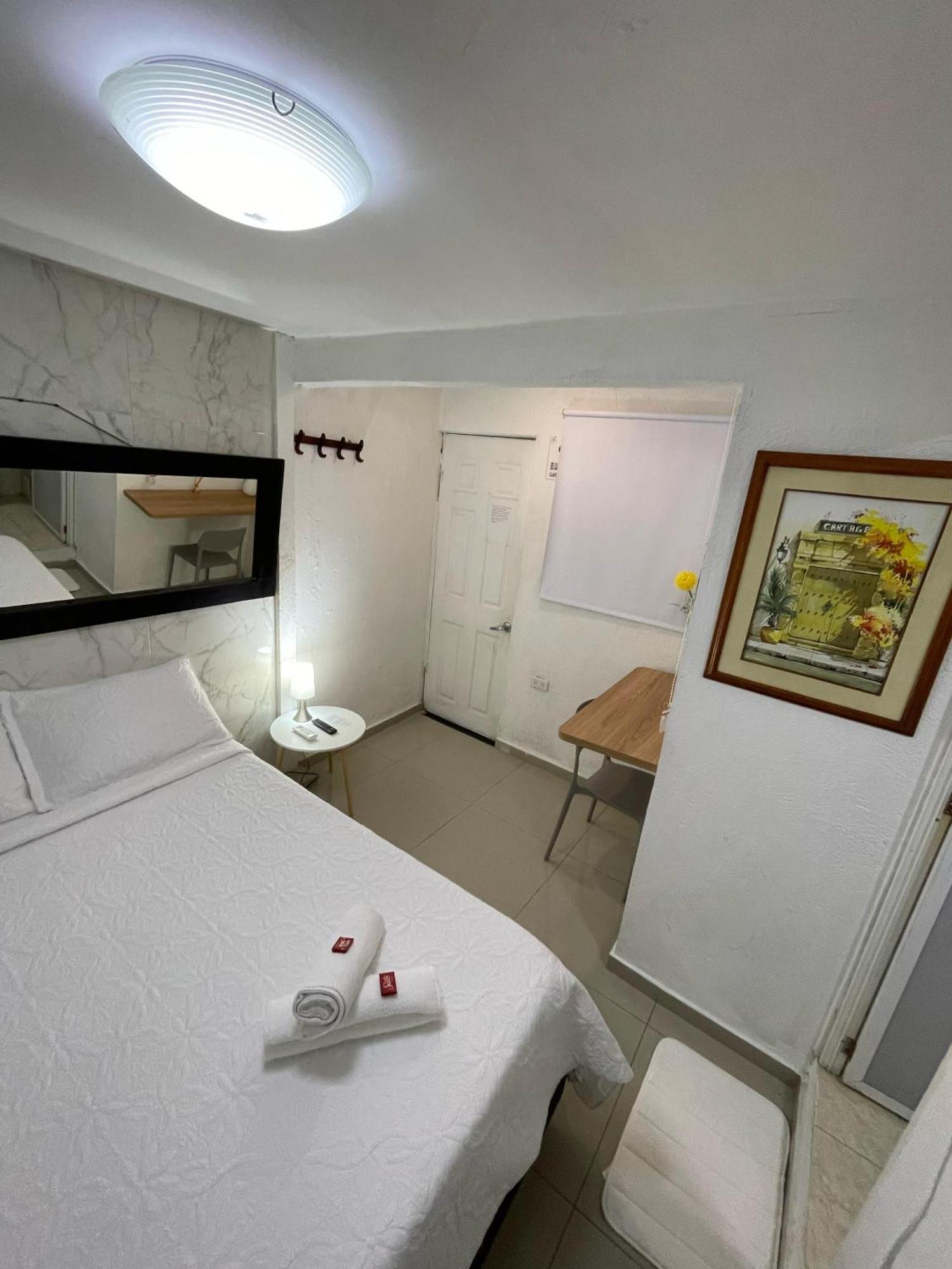 Hostal Casa De Las Americas Cartagena Bagian luar foto