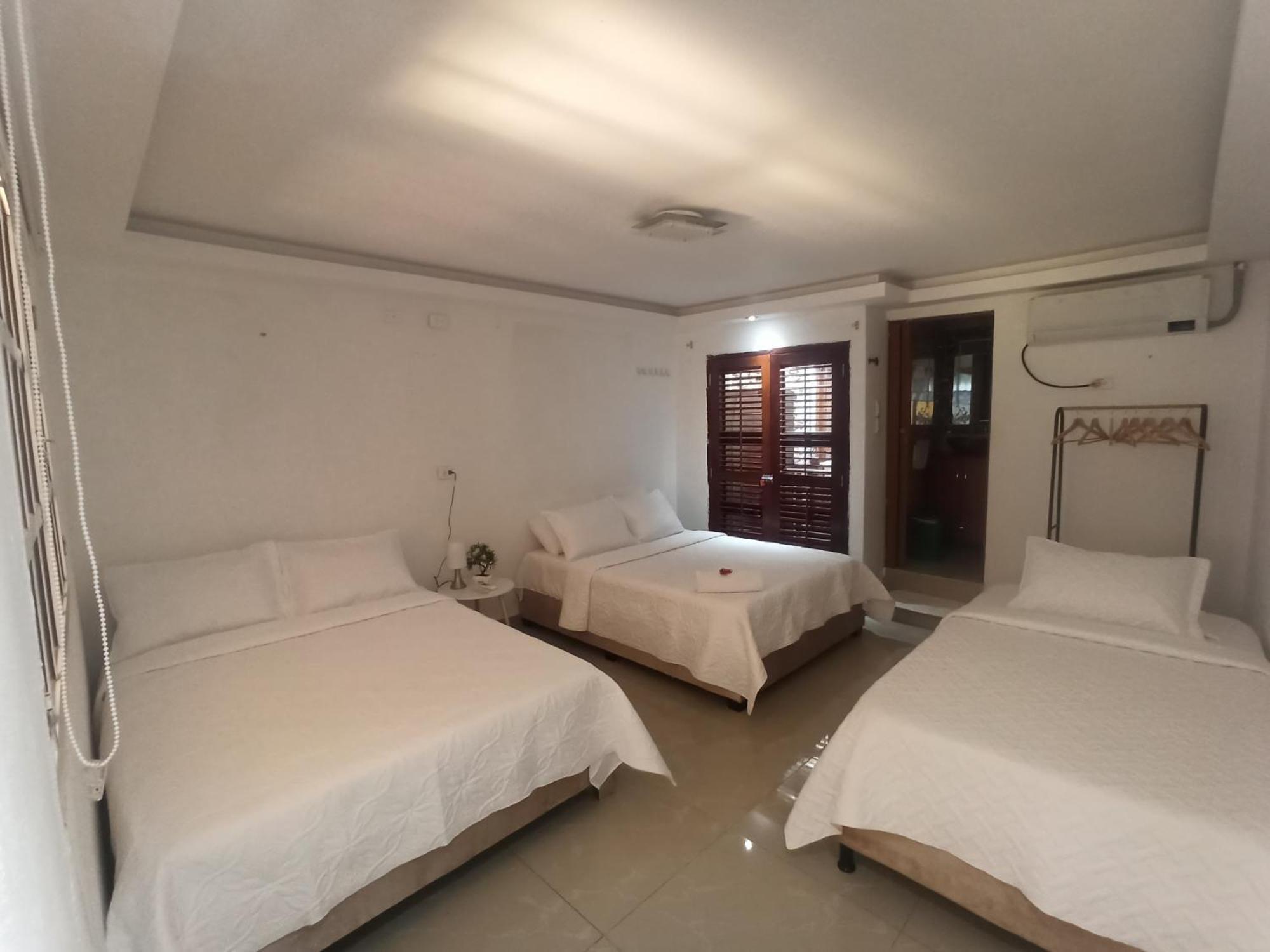 Hostal Casa De Las Americas Cartagena Bagian luar foto